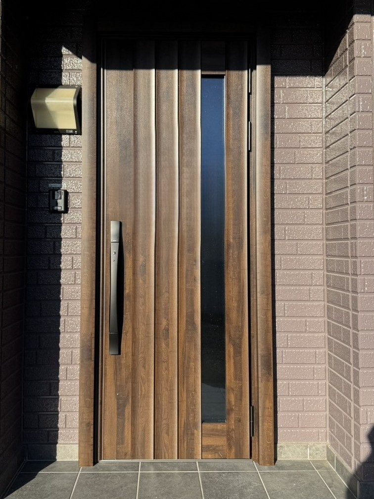 まどラボ・たてののリシェント玄関ドア　71N型　《足利市》の施工後の写真1