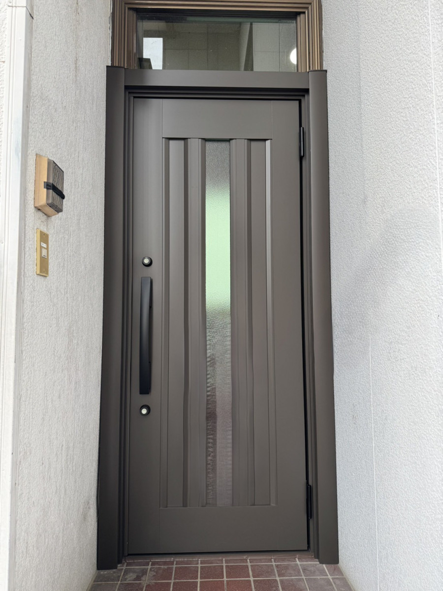 まどラボ・たてののリシェント玄関ドア　アルミ仕様　C12N型　《足利市》の施工後の写真1