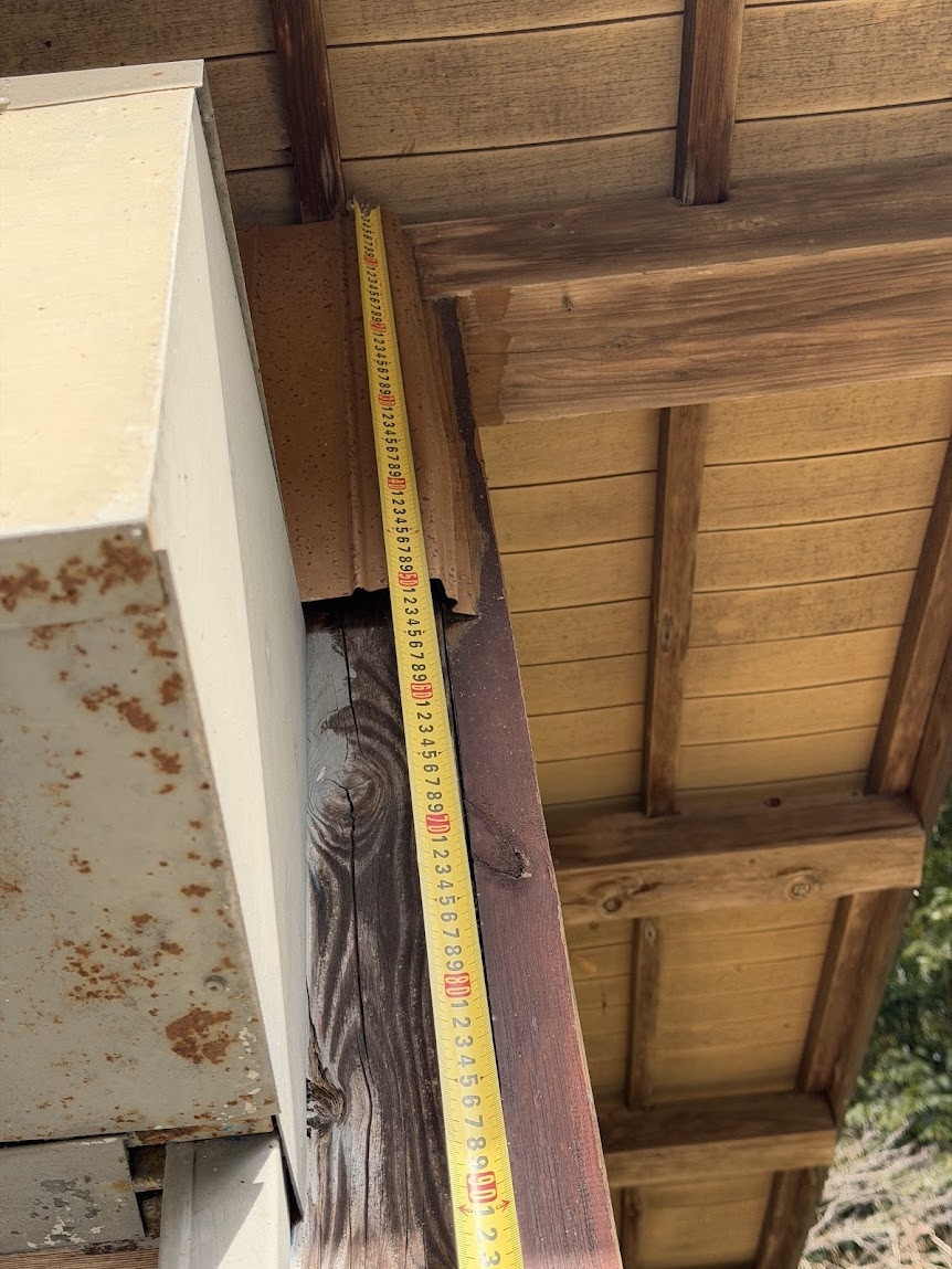 ヨシモクの長柄町　「ガレージの軽量手動シャッター」を交換しました。の施工前の写真2