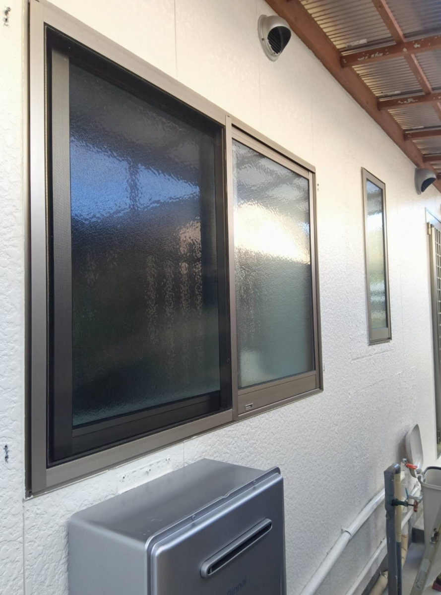 友硝子店 児湯店の目隠し可動ルーバー取付工事の施工前の写真1