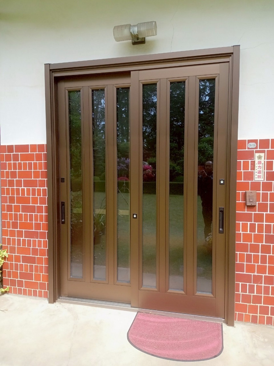 トーコー産業の【大田原市】玄関引戸交換で断熱・防犯性アップする開口部リフォーム✨の施工後の写真1