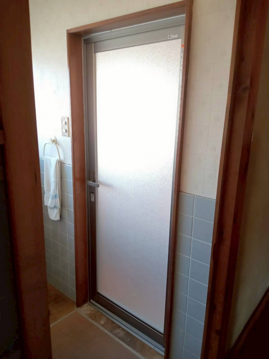 トーコー産業の【那須塩原市】浴室ドア交換で安心安全に入浴できるバスルームへ変身✨の施工後の写真1