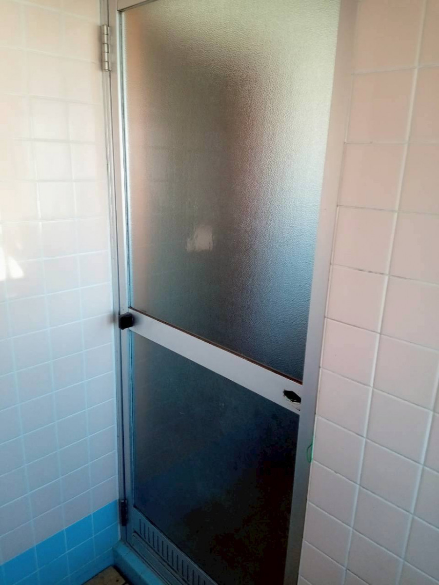 トーコー産業の【那須塩原市】浴室ドア交換で安心安全に入浴できるバスルームへ変身✨の施工前の写真2