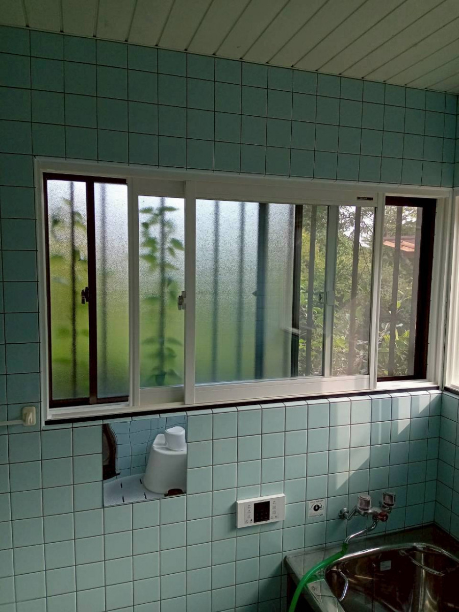 トーコー産業の【那須町】浴室に内窓設置で強い冷え込み対策！寒冷地でも快適✨の施工後の写真1