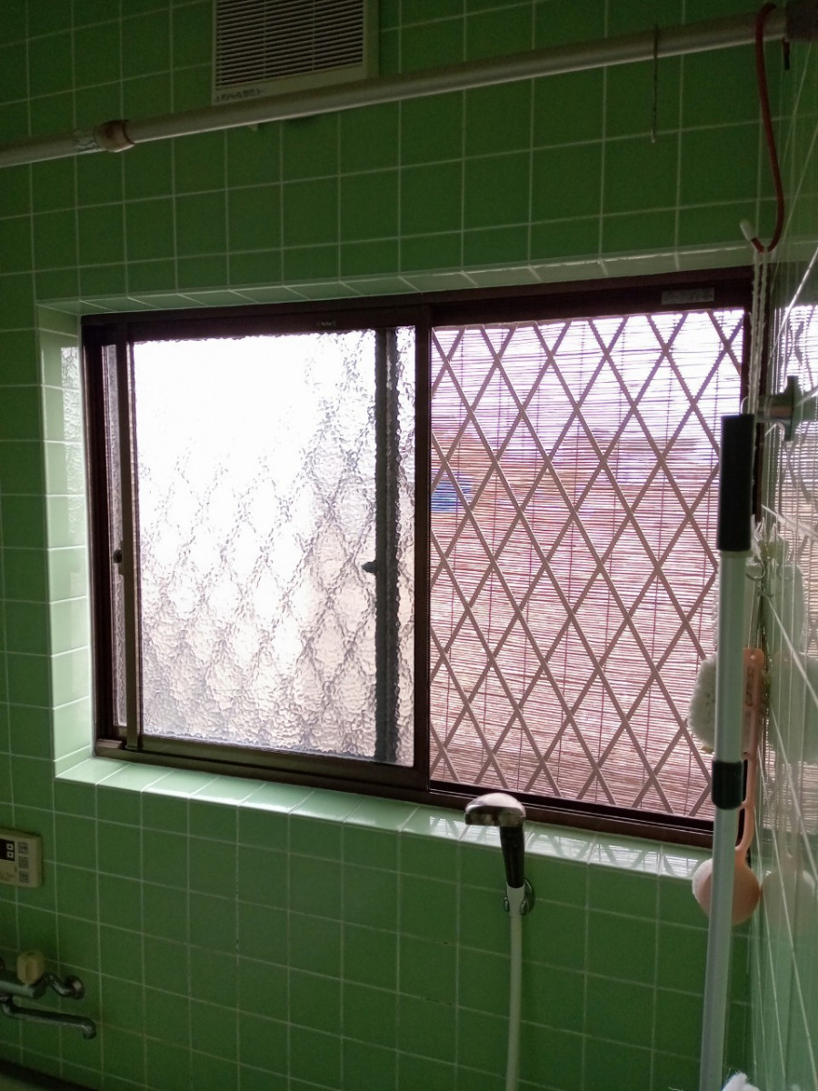 トーコー産業の【那須塩原市】内窓＆勝手口交換で冷気対策！浴室も安心の断熱リフォーム✨の施工前の写真1