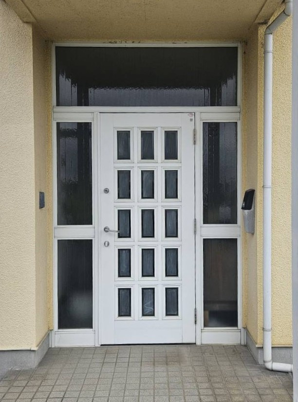 トーコー産業の【那須塩原市】玄関ドアをリシェントで交換✨FamiLock付きで防犯＆断熱アップ！の施工前の写真1