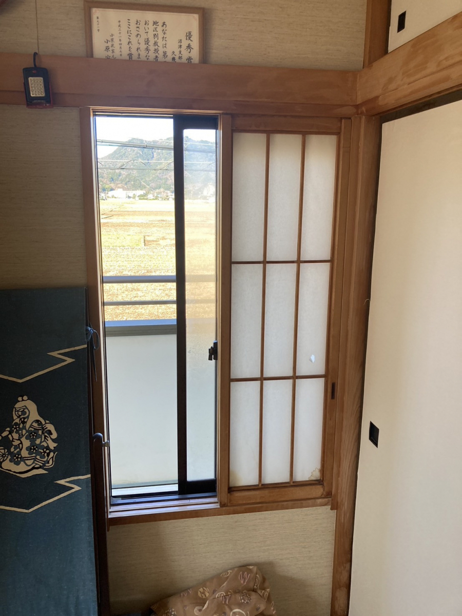 富士トーヨーの今ある窓はそのままに・・・内側にもう一体サッシを設置する内窓インプラスです！の施工前の写真1
