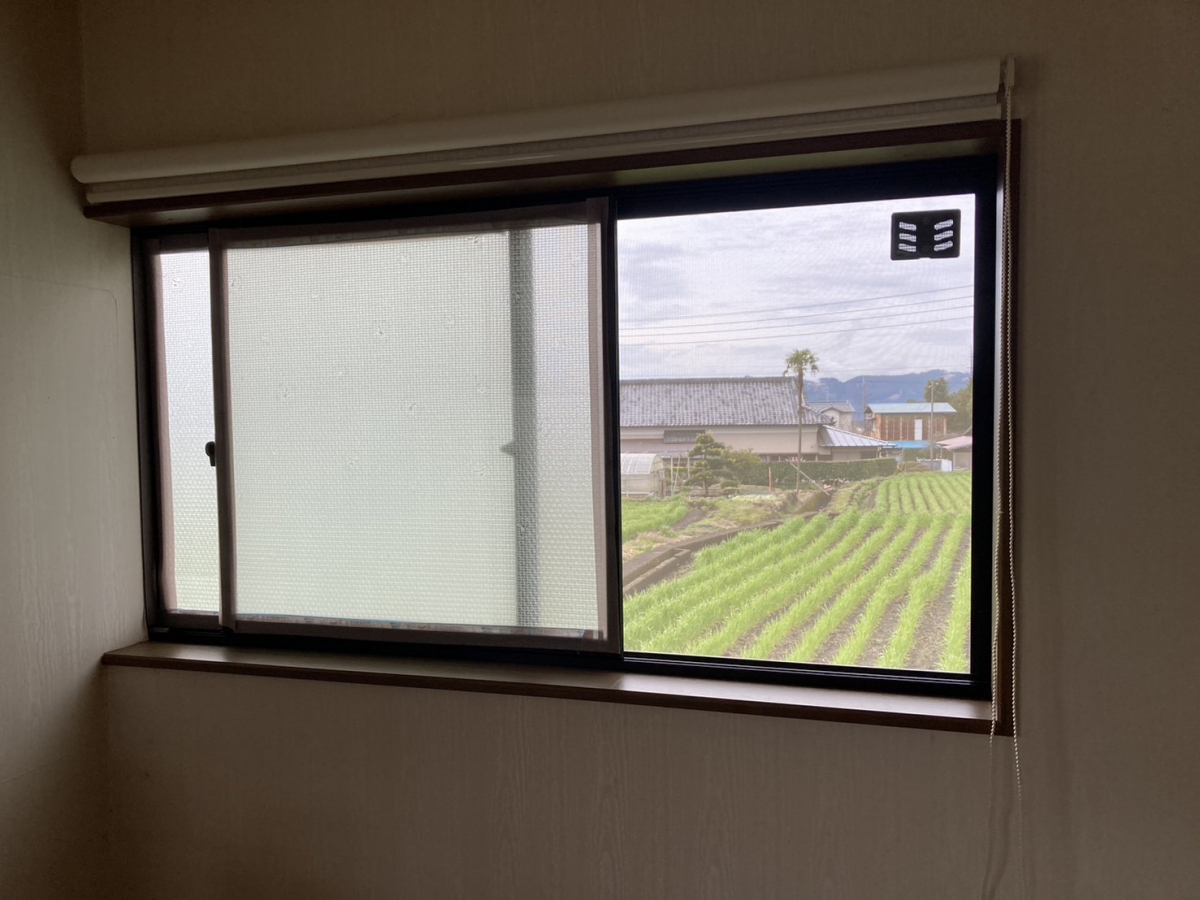 富士トーヨーの今ある窓はそのままに・・・内側にもう一本サッシを設置する内窓インプラスです。の施工前の写真1
