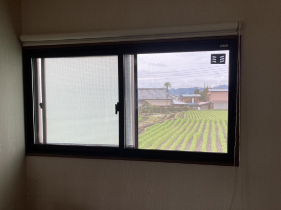 富士トーヨーの今ある窓はそのままに・・・内側にもう一本サッシを設置する内窓インプラスです。施工事例写真1