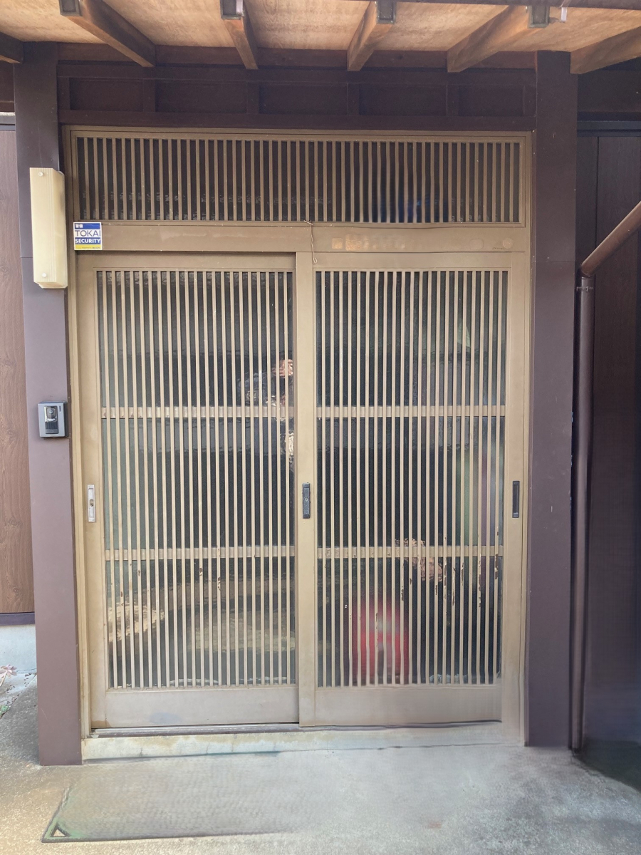 富士トーヨーの玄関の顔が変わりました！の施工前の写真1