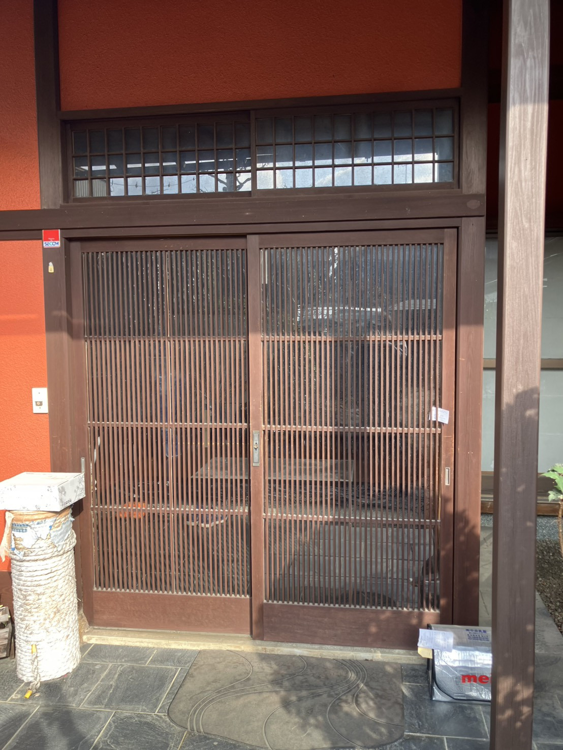 フジトーヨーの木製引戸をリシェントでリニューアルの施工前の写真1