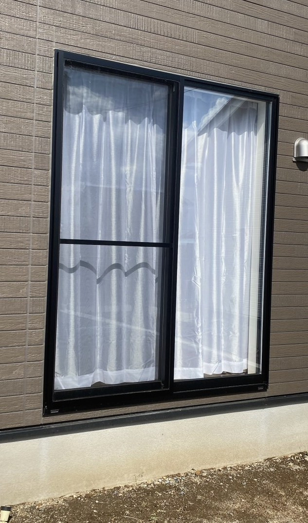 e-窓テクノ 浦和の買ったばかりの新築にも！LIXILの【リフォームシャッター】！の施工前の写真1