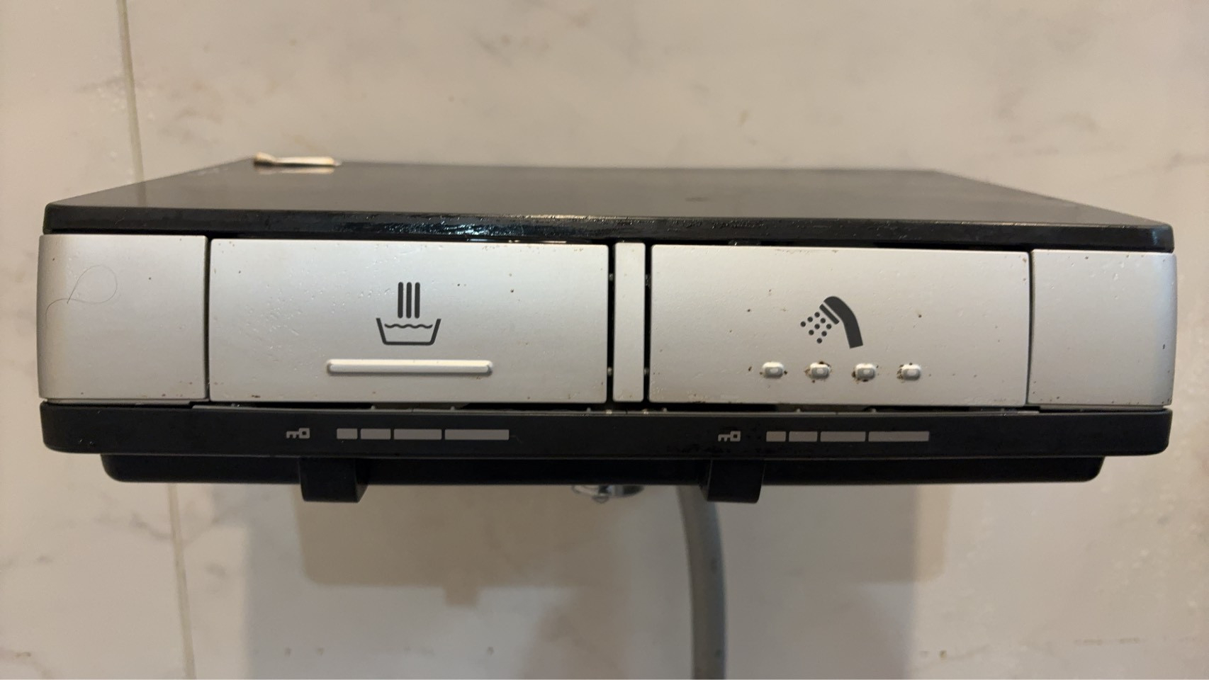 HOTTAのプッシュ水洗破損により漏水の施工後の写真1