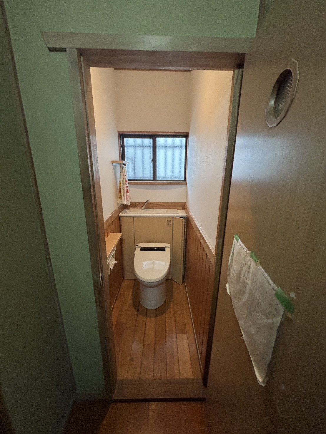 HOTTAのウォシュレット・暖房付き便座の施工前の写真1