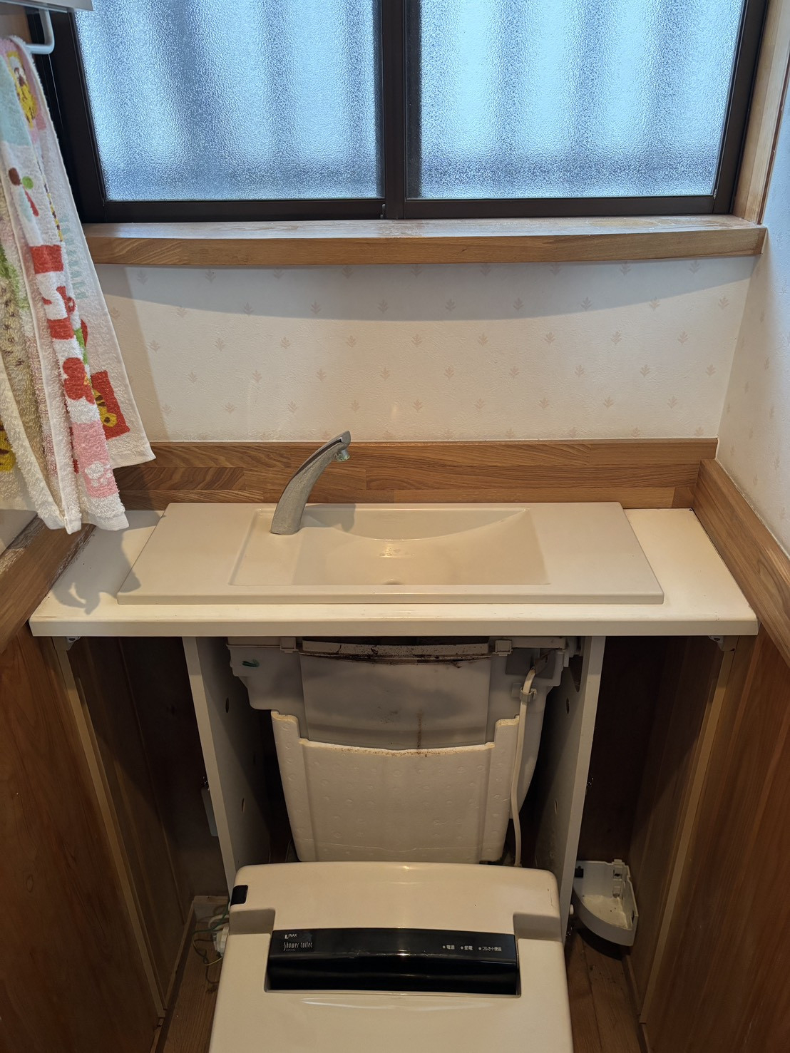 HOTTAのウォシュレット・暖房付き便座の施工前の写真2