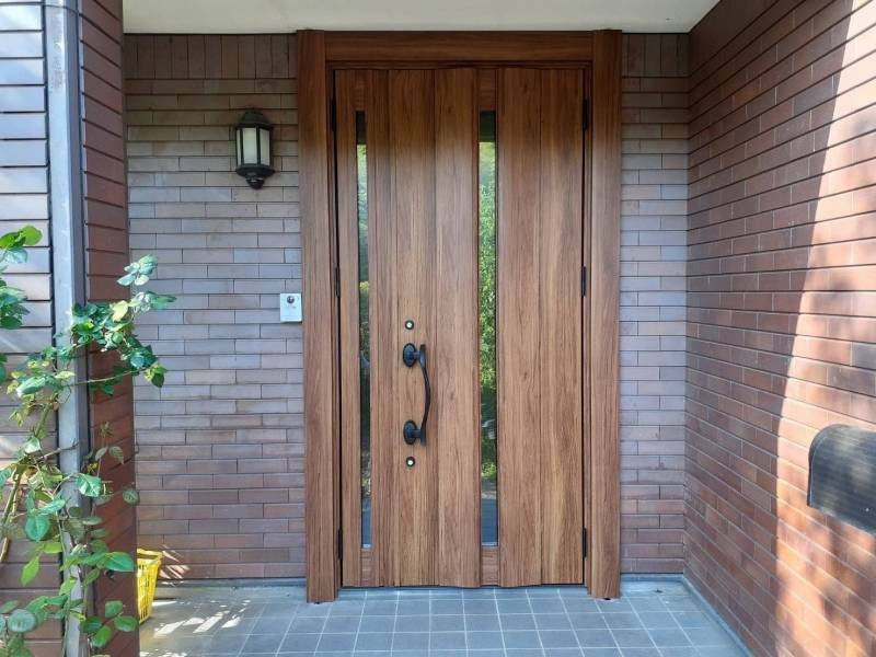 HOTTAの【江田島市中央】玄関取替の施工後の写真1