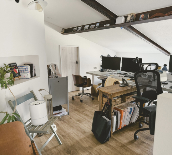 エイジアルミの写真