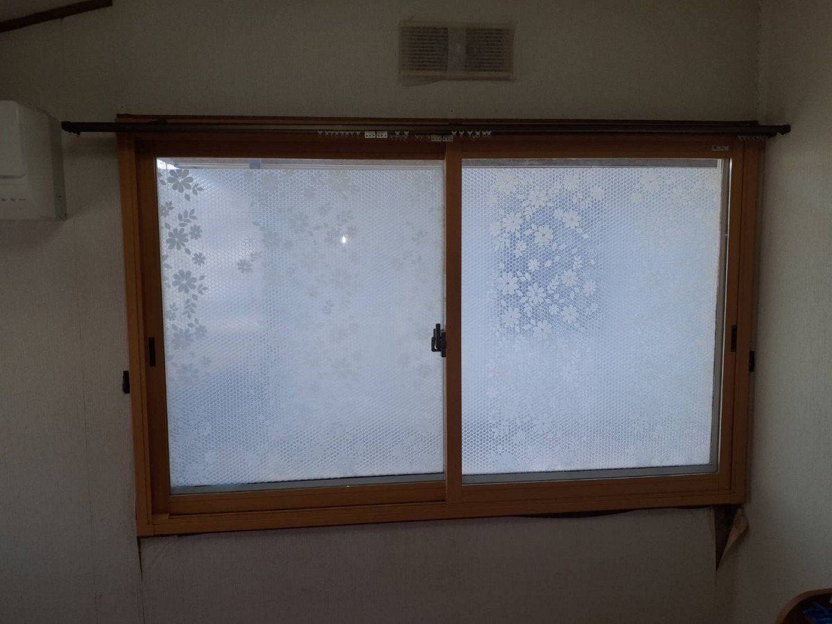 ＳＨＬ西条店の【東広島市高屋町稲木】内窓取付け工事・結露のお悩み解決の施工前の写真1
