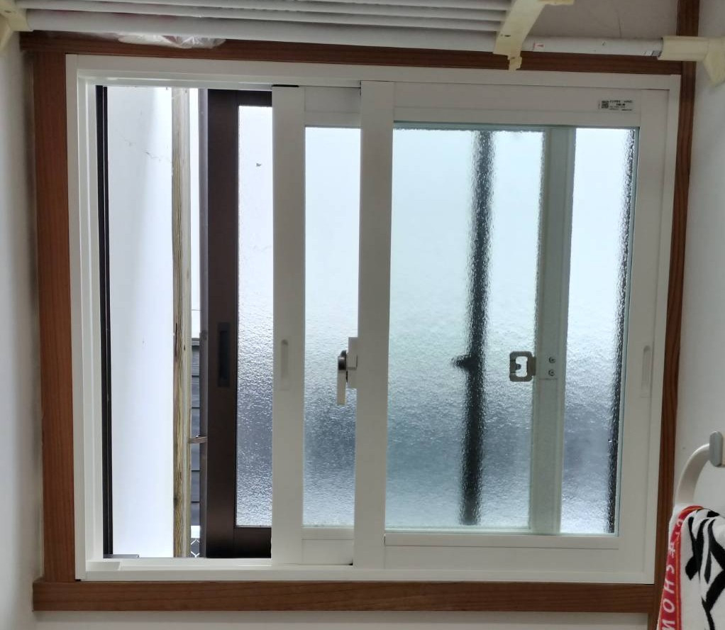 窓彩の内窓（インプラス）設置工事｜”住宅省エネキャンペーン2026”を活用して窓リフォームしてみませんか？の施工後の写真1