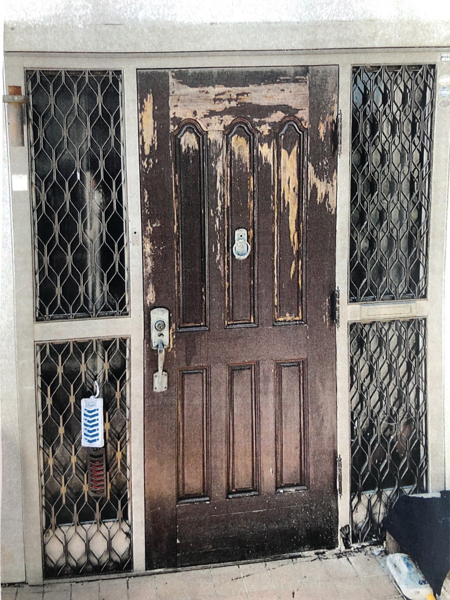 ＩＳＤの【玄関】両袖ガラスで解放感と高級感を！！の施工前の写真1