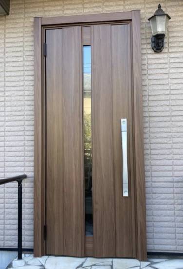 相川スリーエフの玄関ドアのリフォーム施工事例写真1