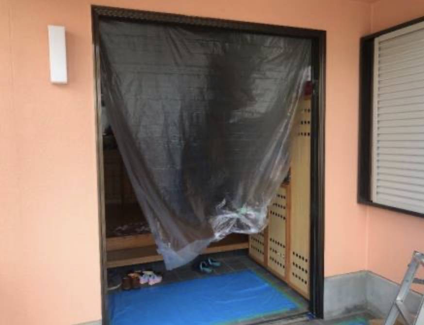 相川スリーエフの玄関ドアリフォームの施工前の写真2