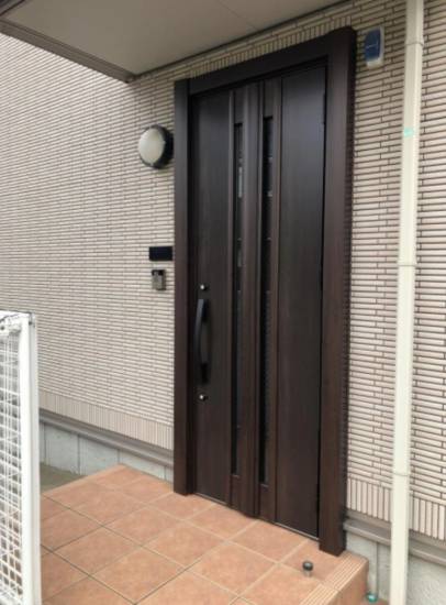 相川スリーエフの玄関ドアリフォーム施工事例写真1
