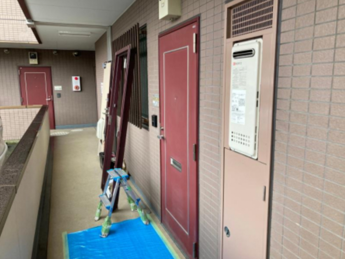 相川スリーエフのマンションドア取り替えを安くの施工前の写真1
