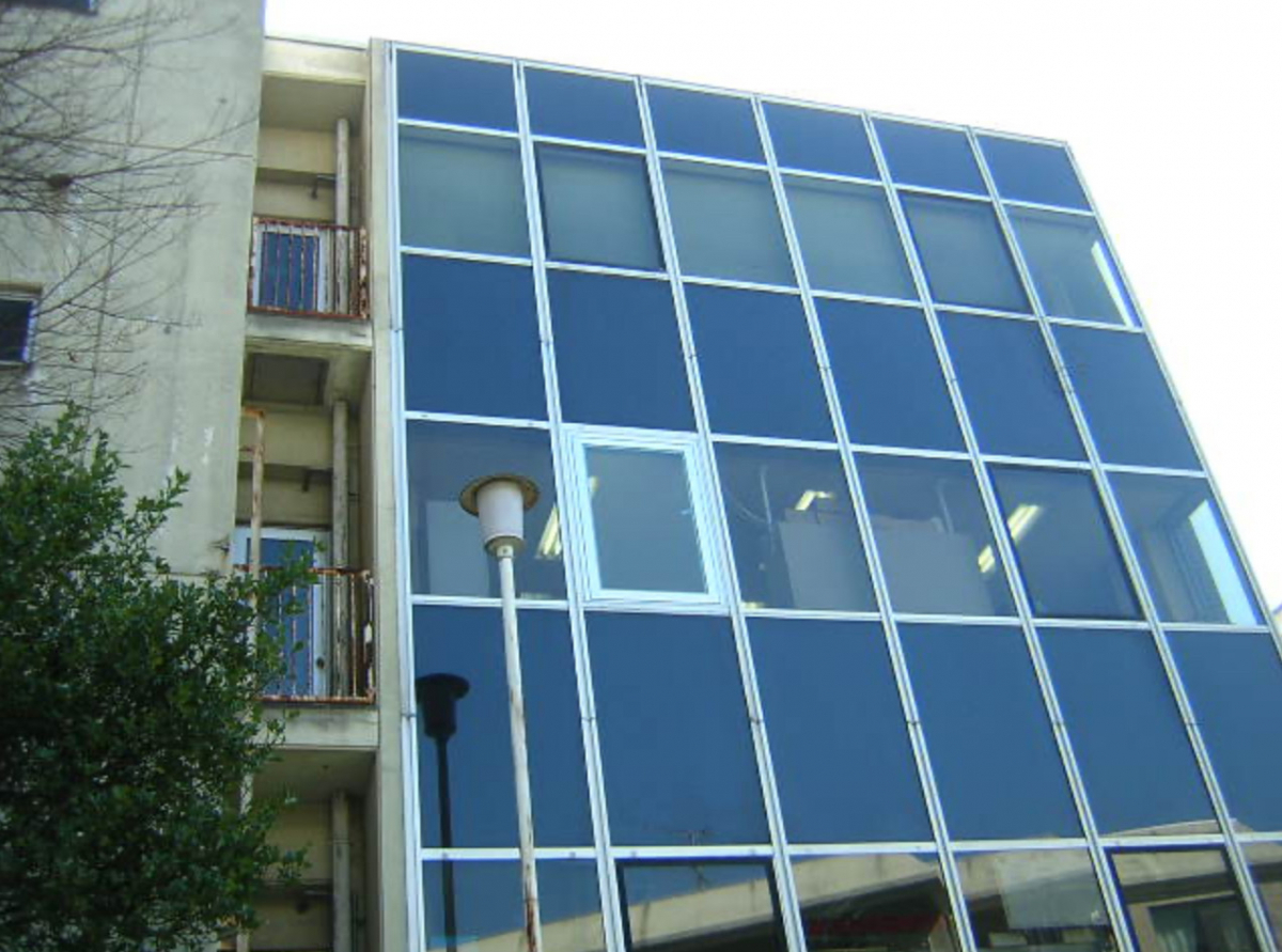 相川スリーエフのカーテンウォールの一部の窓を交換の施工後の写真1
