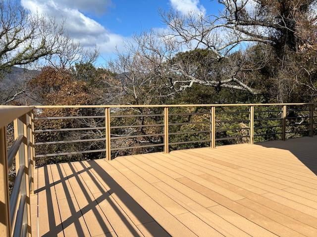 東京インテルナの【小豆島 小豆島町】広々とした空間で開放感を満喫！手すり付きで安心の大型ウッドデッキ施工例の施工後の写真1