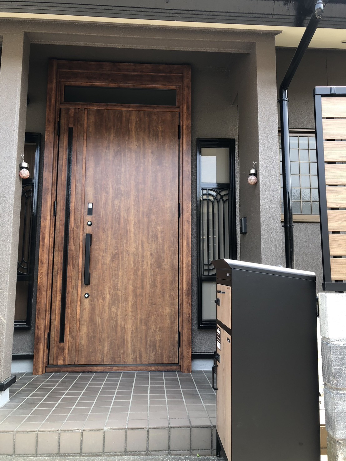 森サッシ工業の玄関ドア取替工事　№2の施工後の写真1