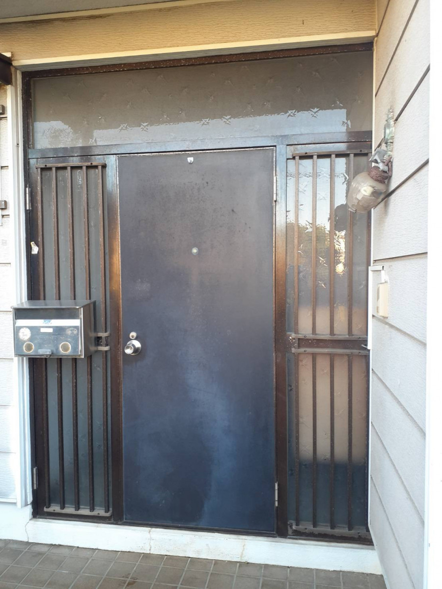 森サッシ工業の玄関ドア取替工事　№4の施工前の写真1