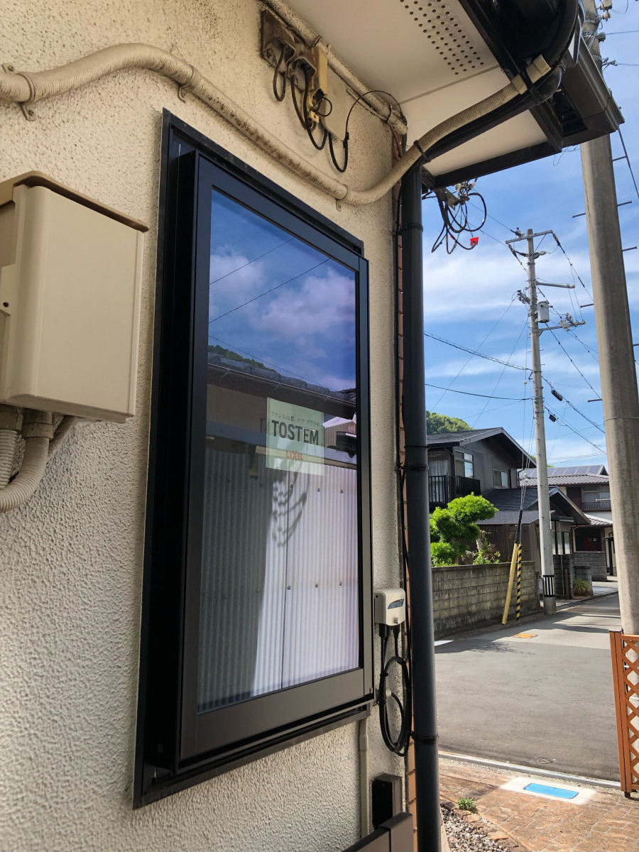 吉村硝子 宇和島営業所の【宇和島市内】古くて開きづらい窓を短い施工時間で新品に！の施工後の写真1