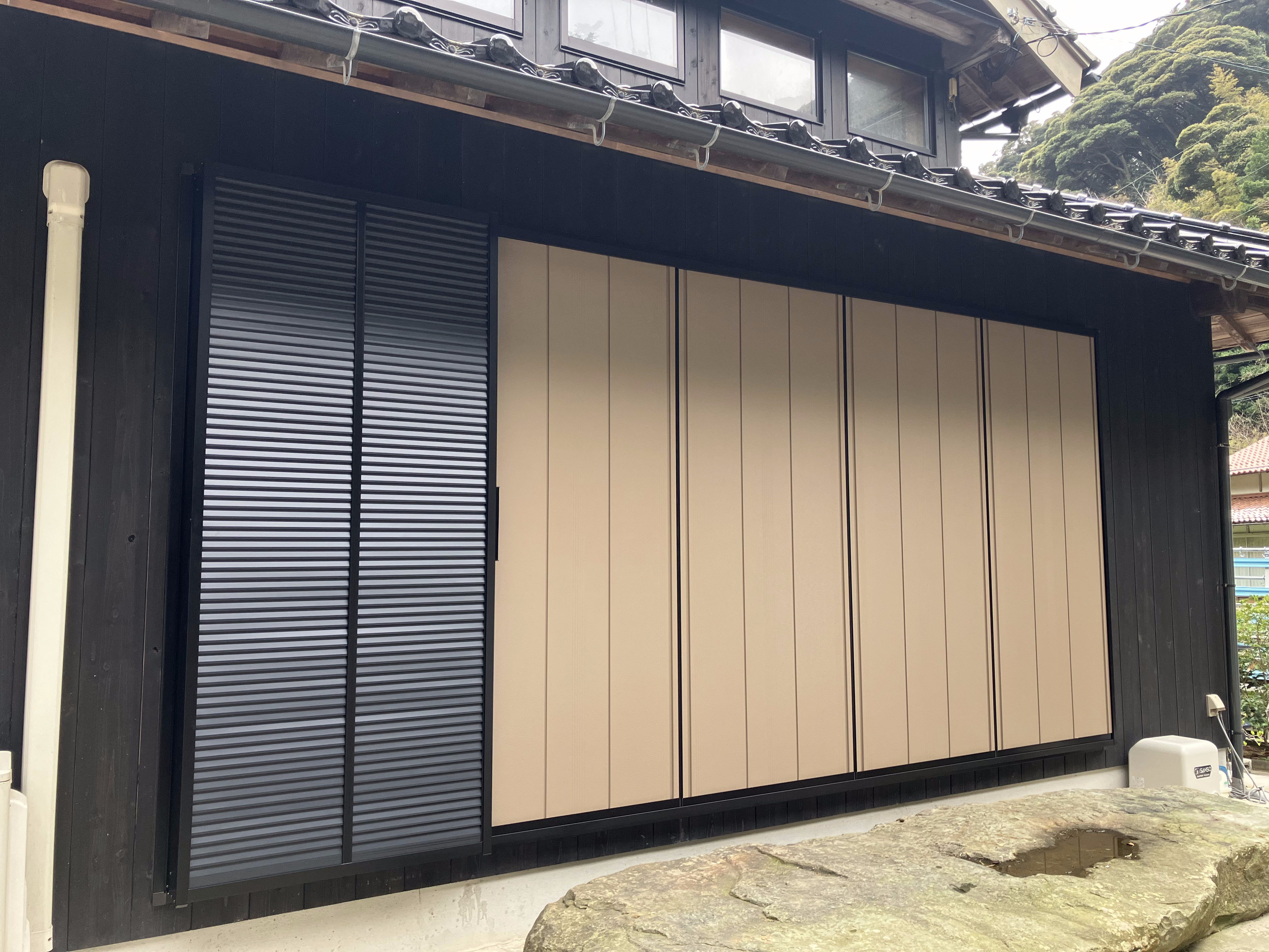 前田硝子建材店の【境港市】雨戸を設置して防風&断熱効果アップの施工後の写真2