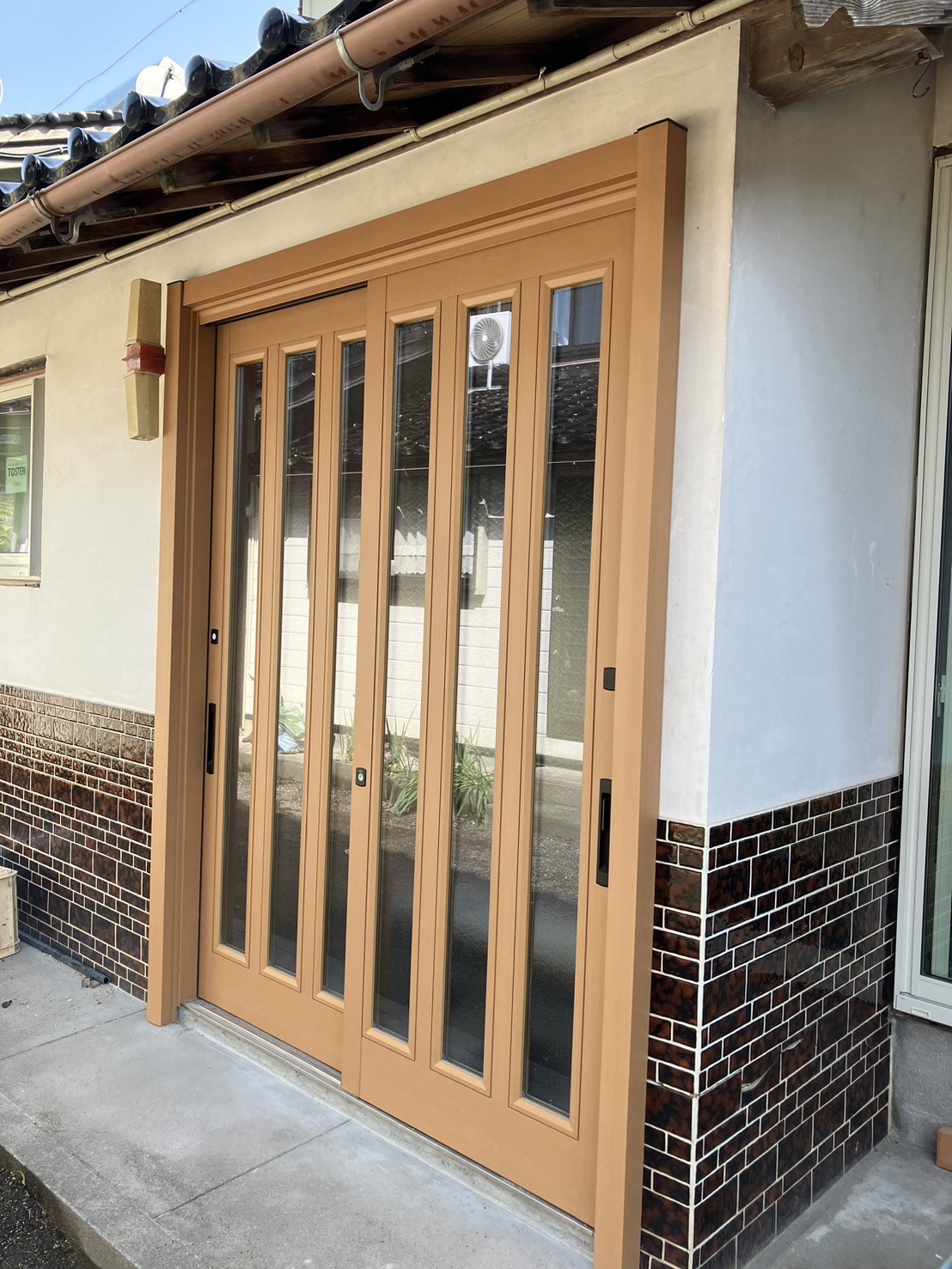 前田硝子建材店の【西伯郡　大山町】玄関リフォームですきま風のお悩みを解決の施工後の写真2