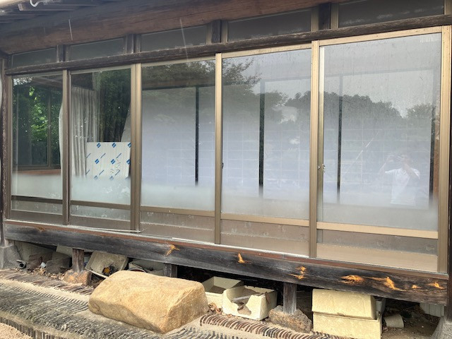 前田硝子建材店の【安来市　今津町】外窓交換してすきま風のお悩みを解決の施工前の写真3