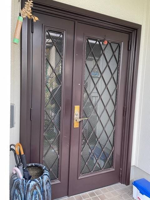 丸美の玄関ドアをお取替えいたしました。の施工前の写真1