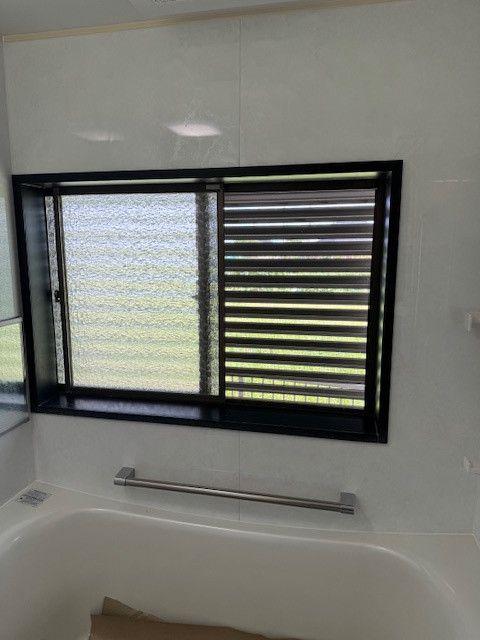 丸美の寒いお風呂場に内窓を設置しました。の施工前の写真1