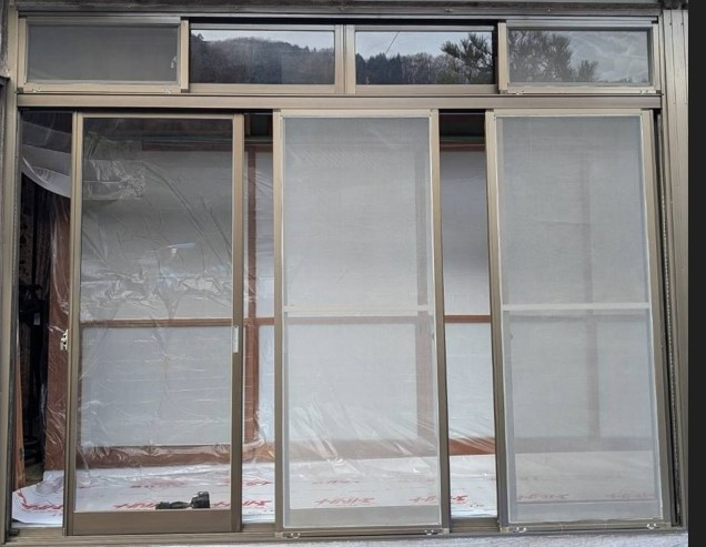 オブハウスのサッシ取替工事の施工前の写真1