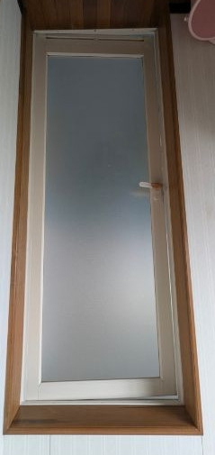 オブハウスの浴室ドア交換の施工後の写真1