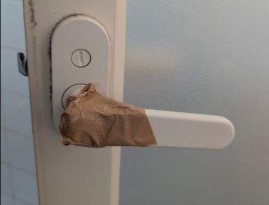 オブハウスの浴室ドア交換の施工前の写真2