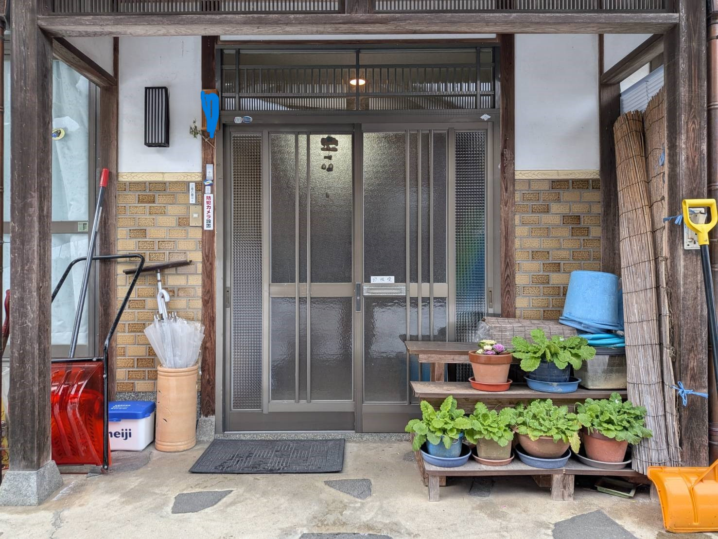 オブハウスの玄関引戸取替の施工前の写真1