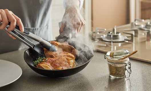 傷や汚れに強くて上質な質感 鎌田トーヨーのブログ 写真2