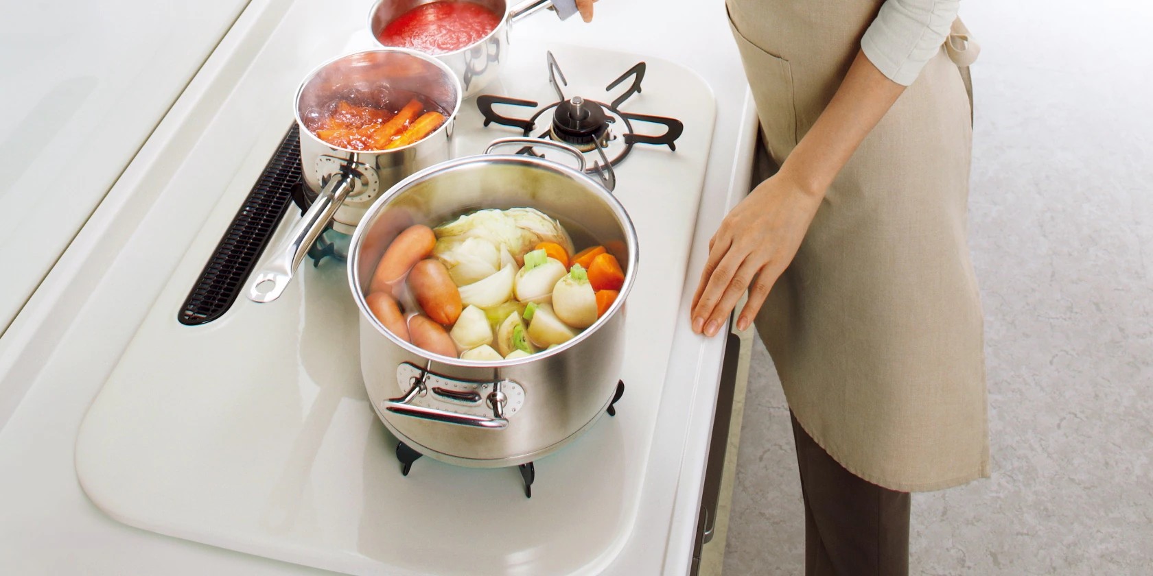 大きな鍋も同時に使える、3口コンロ 鎌田トーヨーのブログ 写真1