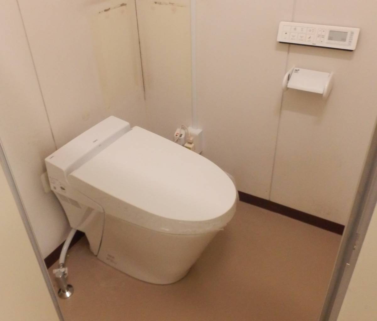 鎌田トーヨー住器のトイレ取替工事の施工後の写真1