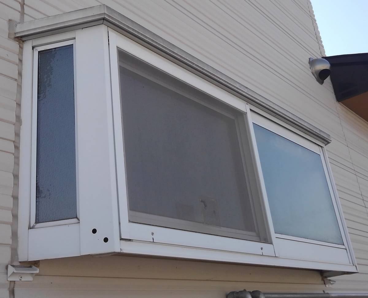 鎌田トーヨー住器の出窓から普通の窓に取り替えました🐥🐸の施工前の写真1