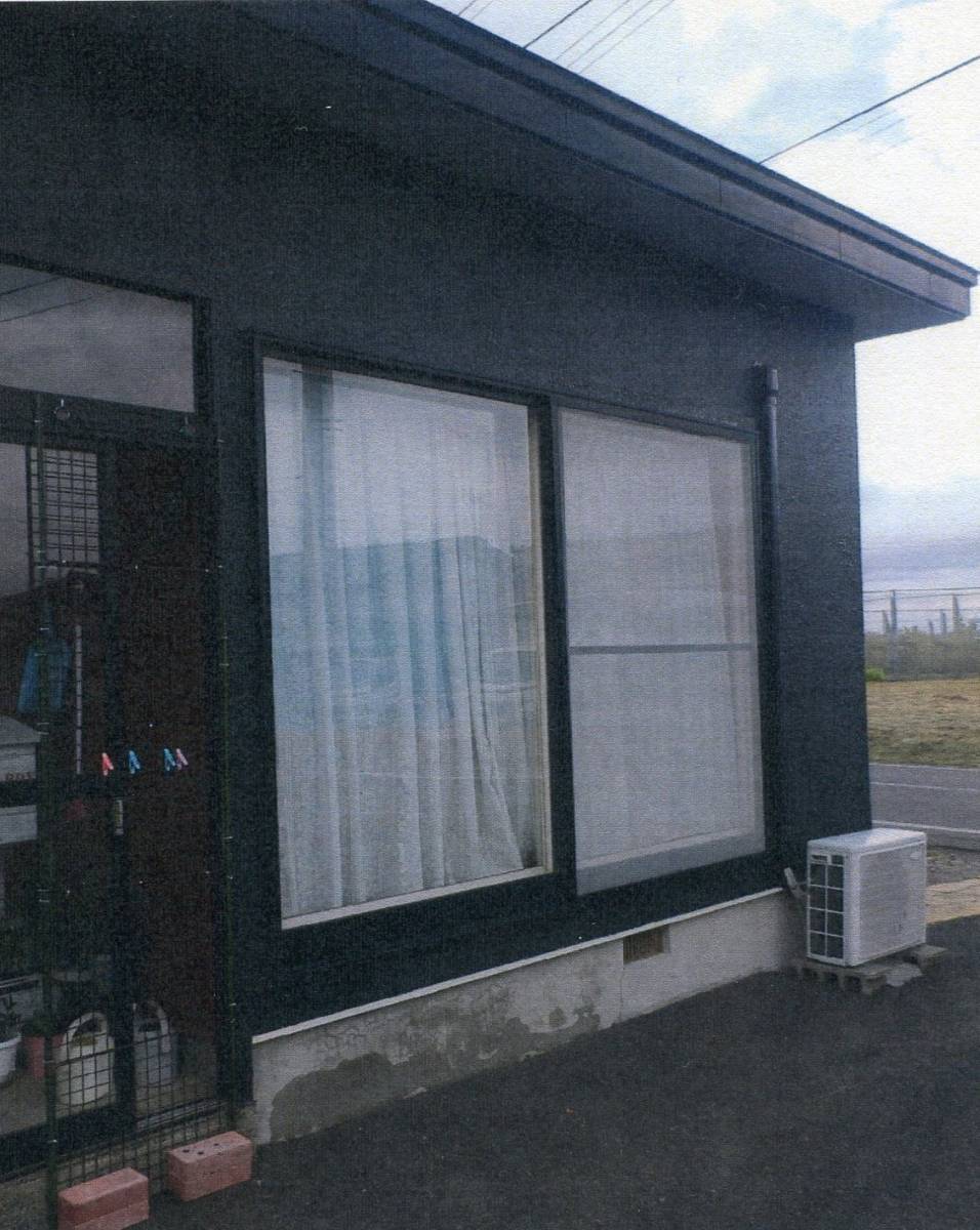 鎌田トーヨー住器の窓ガラス割れ対策の施工前の写真1