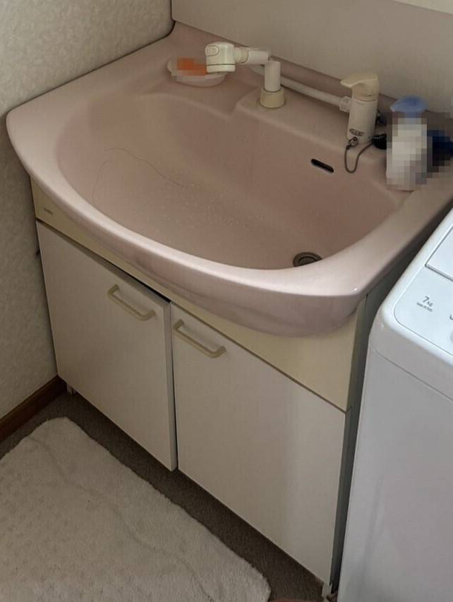 鎌田トーヨー住器の洗面台のボウルが割れたので、交換しました✨の施工前の写真1