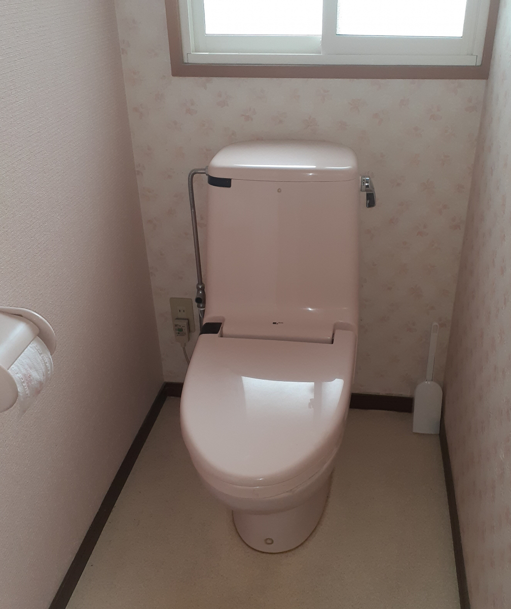 鎌田トーヨー住器のトイレ取替工事🚽の施工前の写真1