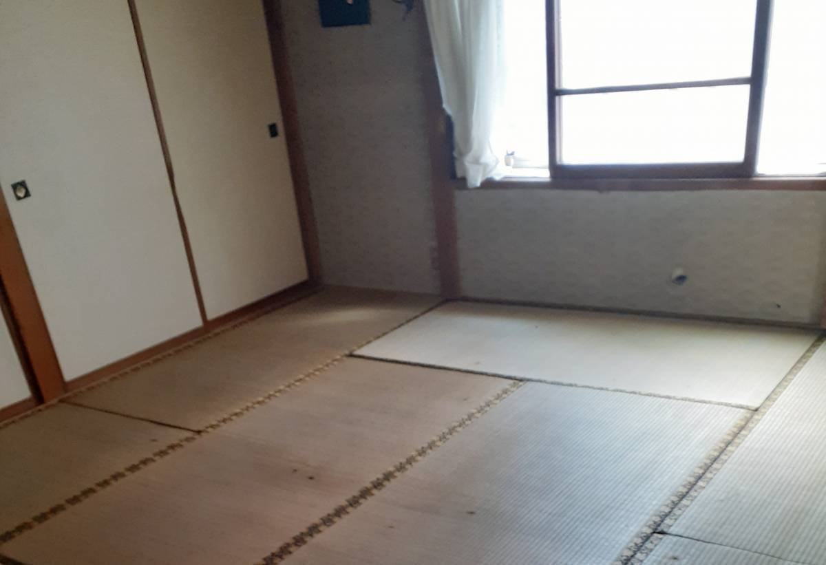 鎌田トーヨーの【青森市】畳から床フローリングに張替ましたの施工前の写真1